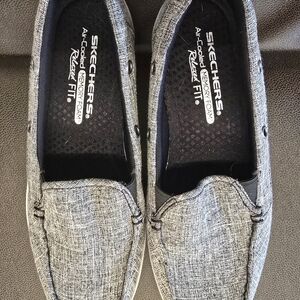 Skechers Women's Black and Gray Slip-On Loafers